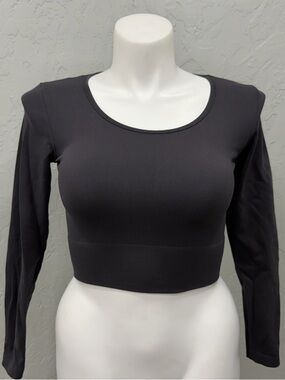 H&M Sport Black Long Sleeve Cropped Athletic Top Medium